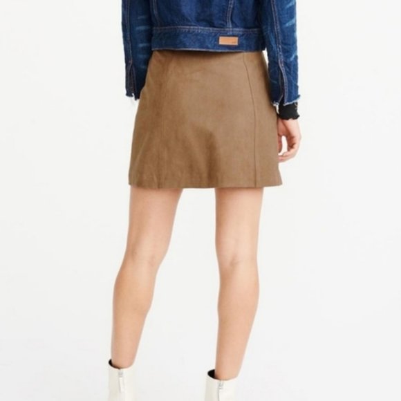 Caramel faux suede mini a-line skirt by Abercrombie Size Small - Picture 4 of 7